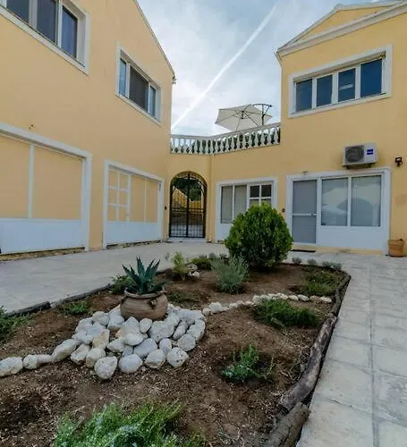 Corfu Stinados * Έρμονες